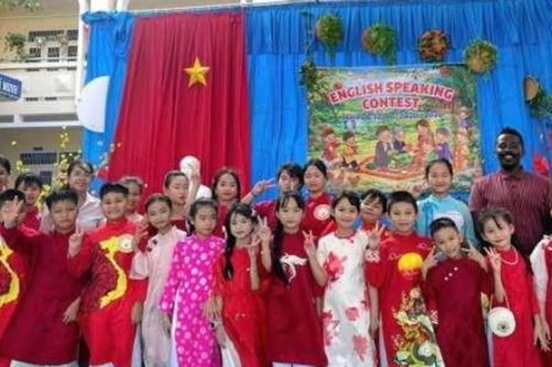 Khi những 'Đại sứ nhỏ tuổi' Trường Tiểu học Phú Long lan tỏa văn hóa quê hương bằng tiếng anh