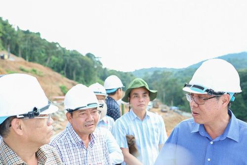 Phó Chủ tịch UBND tỉnh Lâm Đồng Nguyễn Minh kiểm tra dự án Hồ chứa nước Ka Pét
