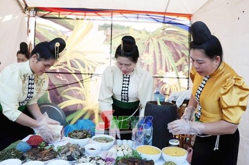 Sắc màu ẩm thực các dân tộc Chiềng Mai