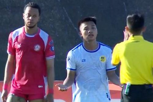 'Cầm vàng lại để vàng rơi'