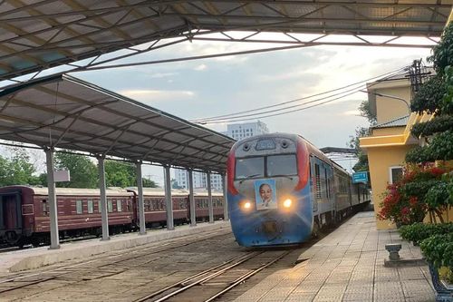 Tàu khách Hà Nội - Nam Ninh chạy hằng ngày, giá vé hơn 1 triệu đồng