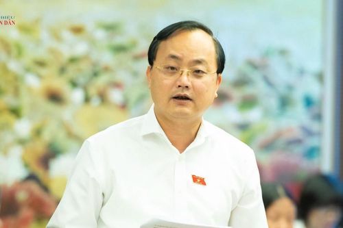 Cắt giảm thủ tục hành chính cho doanh nghiệp, đẩy mạnh phân quyền cho địa phương