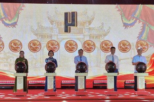 Khai mạc Lễ hội vinh danh làng nghề và Tuần lễ quảng bá nông sản - đặc sản vùng miền Hà Nội 2026