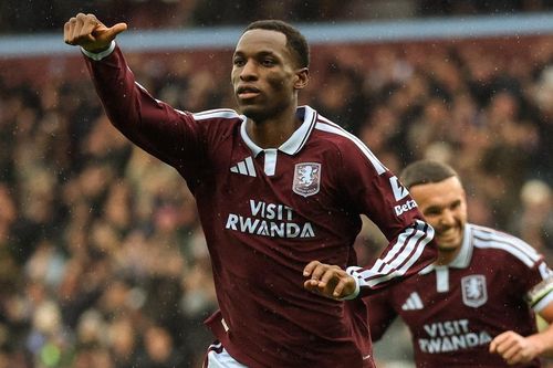 Nicolas Jackson lập cú đúp, Aston Villa đánh bại Man City