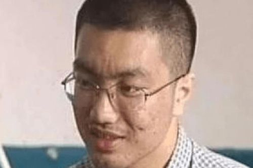 Thần đồng sinh năm 1991 mất 3 năm hoàn thành tiểu học, 14 tuổi thi đỗ đại học danh tiếng, 18 tuổi bị buộc thôi học hiện ra sao?