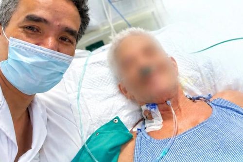 Vào phòng xông hơi hơn 1 giờ, người đàn ông hôn mê sâu, suy đa cơ quan