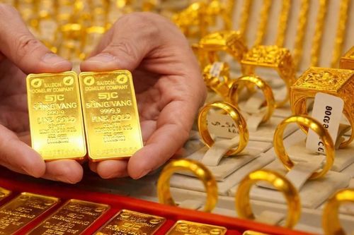 Chốt giá vàng hôm nay ngày 24/10 vẫn giảm rất mạnh