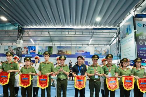 Sôi động và hấp dẫn Giải Pickleball chào mừng Liên hoan Truyền hình, Phát thanh, Điện ảnh CAND lần thứ XV