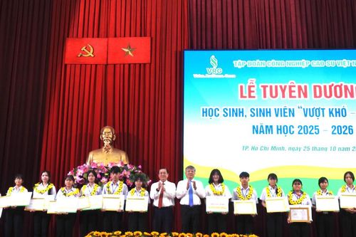 Trao học bổng cho 853 học sinh, sinh viên vượt khó học giỏi