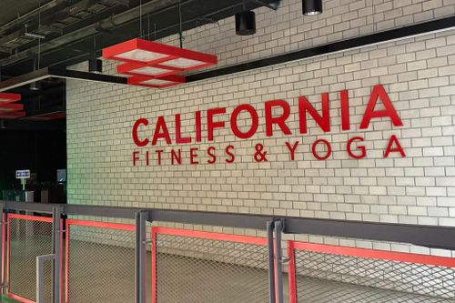 Chỉ trong 2 ngày, California thông báo tạm ngưng gần 10 chi nhánh