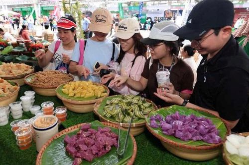 Đường chạy mở lối về chợ quê