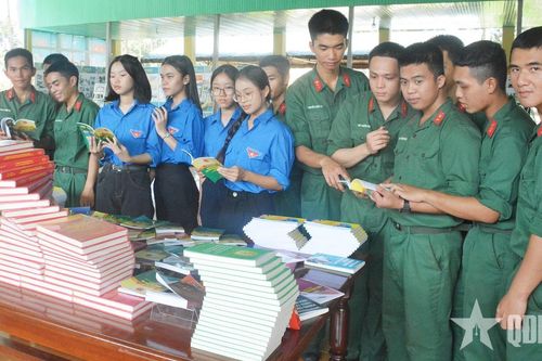 Phát huy sức trẻ, xây dựng môi trường văn hóa lành mạnh