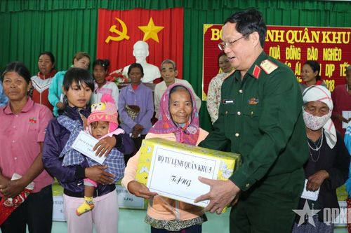 Thượng tướng Trần Quang Phương: Đi giữa lòng dân gánh việc quân - Bài 2: Lo việc dân như lo cho mình