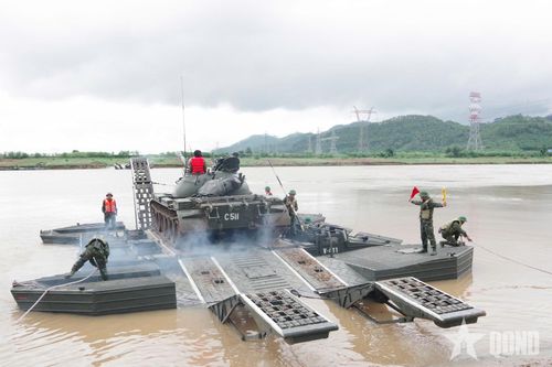 Luyện quân trên các bến vượt sông