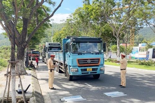 Quyết liệt xử lý xe tải lớn cố tình đi vào đường cấm
