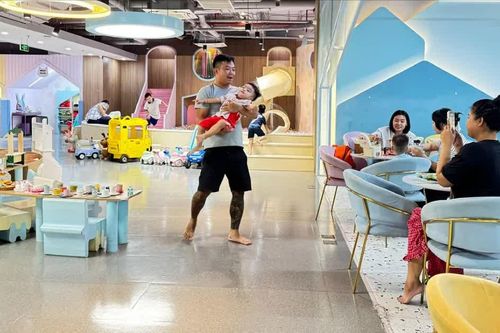 Cà phê giữ trẻ: Dịch vụ 'mua thời gian'