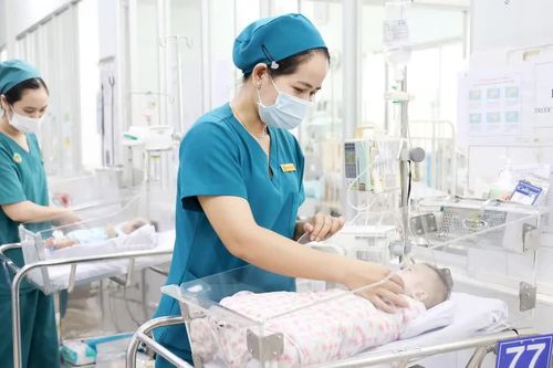 Điều dưỡng - Những 'chiến binh' thầm lặng