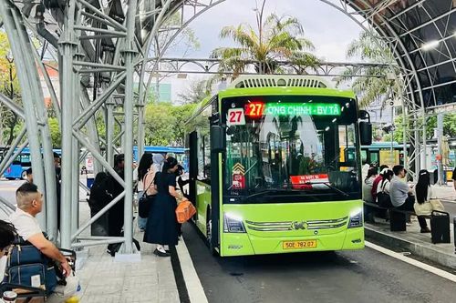 Hơn 40 triệu lượt hành khách đi xe buýt sau gần 4 tháng triển khai miễn phí vé