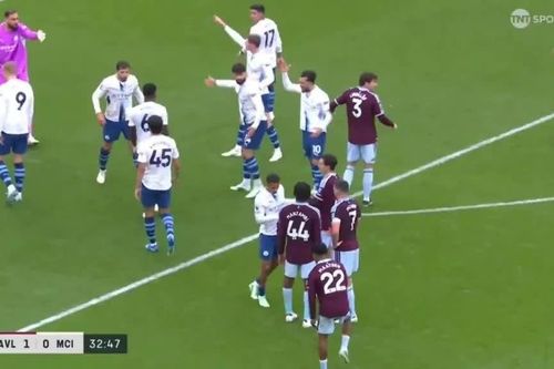 Haaland nổi nóng với đồng đội