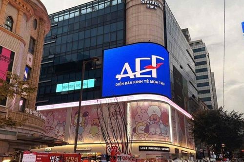Diễn đàn Kinh tế mùa Thu 2026 hiện diện tại phố đi bộ sầm uất của Seoul
