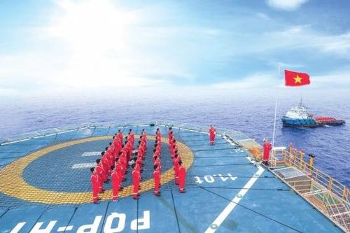 65 năm một 'sợi chỉ đỏ' dẫn đường
