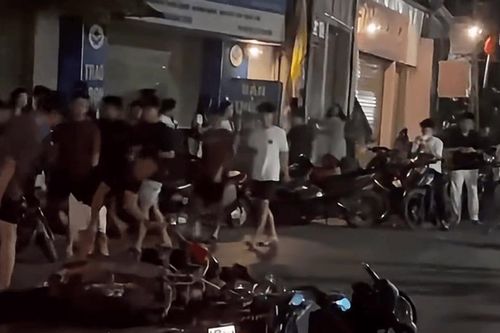 Hai xe máy đối đầu trên quốc lộ, 3 người thương vong