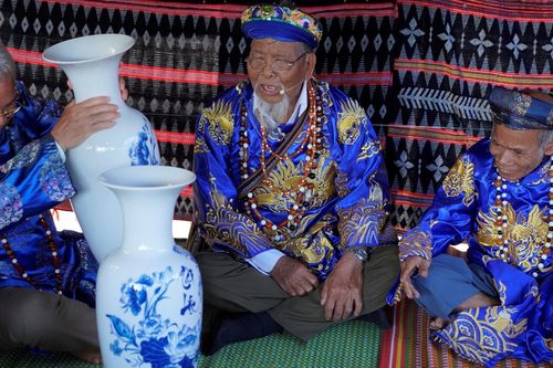 Người Cơ Tu 'đấu trí' bằng lời hát để hóa giải bất đồng