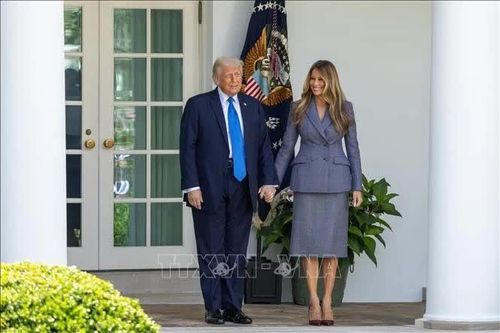 Bầu cử Mỹ: Tổng thống Donald Trump bỏ phiếu sớm tại Florida