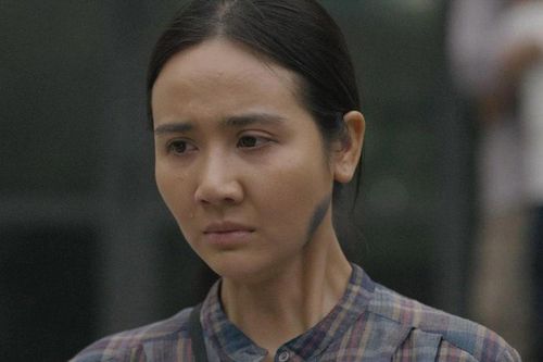 Mỹ nhân 'phim giờ vàng' lột xác khó tin: Ngoài đời sang chảnh, lên phim gầy gò, khắc khổ