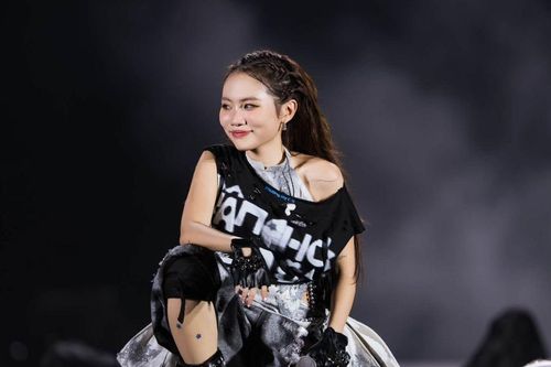 Phương Mỹ Chi tuyên bố sau khi xem concert BIGBANG với người thương
