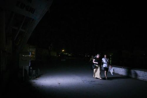 Ukraine tấn công Crimea, nguồn cung điện và nước bị gián đoạn