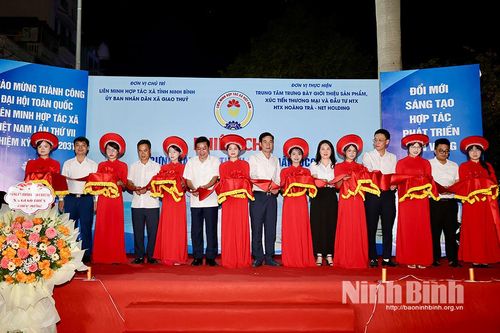 Khai mạc Phiên chợ trưng bày, giới thiệu sản phẩm OCOP và ẩm thực vùng miền xã Giao Thủy năm 2026