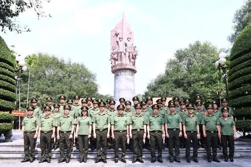 Đoàn Ủy ban Kiểm tra Đảng ủy Công an Trung ương về nguồn tại Tuyên Quang