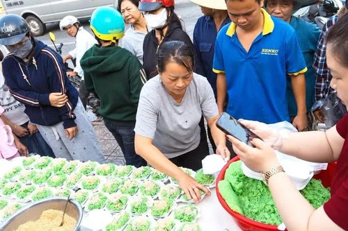 Những hộp xôi nghĩa tình ở vùng xa Mađaguôi