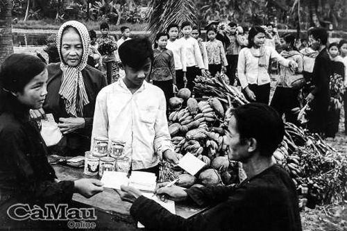Khúc tráng ca dưới làn đạn