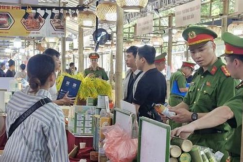 Xã Phú Xuyên: Tăng cường kiểm tra chất lượng hàng hóa