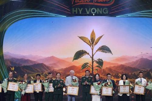 Hàn gắn vết thương chiến tranh, trọn nghĩa tri ân