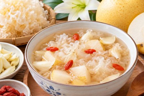 4 món ăn giúp sinh tân, dịu họng trong mùa thu