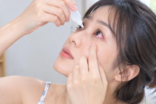 Loại thuốc không cần kê đơn mới giúp giảm đỏ mắt do kích ứng