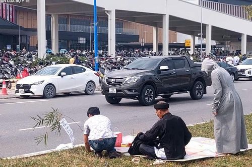 Tai nạn giao thông lúc rạng sáng: 3 thanh niên, 1 nữ sinh tử vong