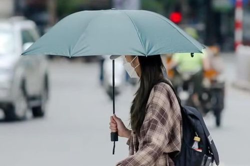 Không khí lạnh chớm về nhưng Hà Nội vẫn nóng 33 độ, bao giờ mới se lạnh?