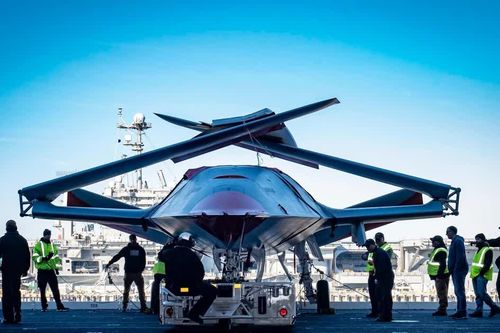 Tàu sân bay Mỹ điều khiển UAV MQ-25A Stingray từ cách xa 3.800 km