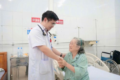 Một tin nhắn gửi triệu lời mời khám sức khỏe đến người dân Quảng Ninh