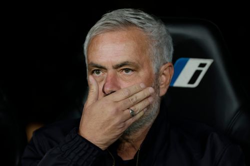 Mourinho tố Yamal 'làm mọi thứ' để Cucurella bị đuổi