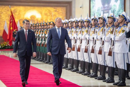 Thủ tướng Lê Minh Hưng chủ trì lễ đón chính thức Thủ tướng Ba Lan