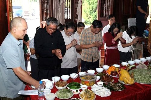 Độc đáo Tục mừng cơm mới tại Lễ hội Mùa vàng xã Lục Hồn