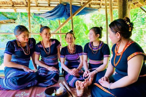 Giữ mạch nguồn dân ca Hrê