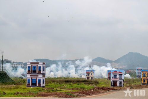 Quân khu 4: Diễn tập thực binh triển khai vòm phòng không bảo vệ mục tiêu
