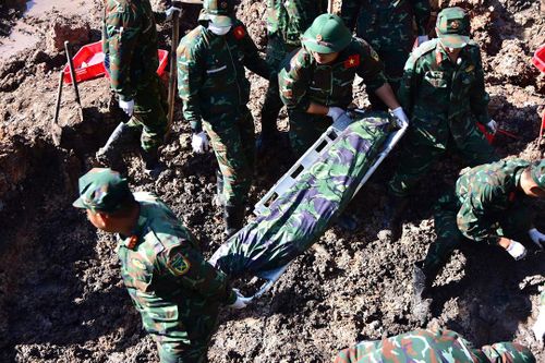 Quy tập thêm 10 bộ hài cốt liệt sĩ tại Công viên Lê Thị Riêng