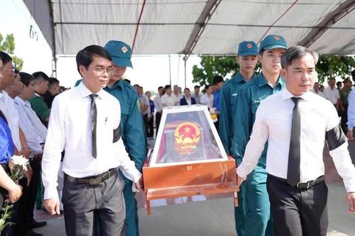 Truy điệu và an táng 5 hài cốt liệt sĩ tại xã Điện Bàn Tây